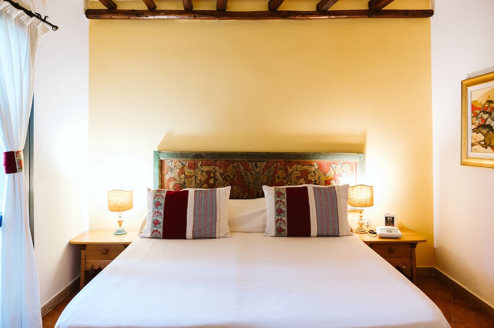 Deluxe Room - Photo 3