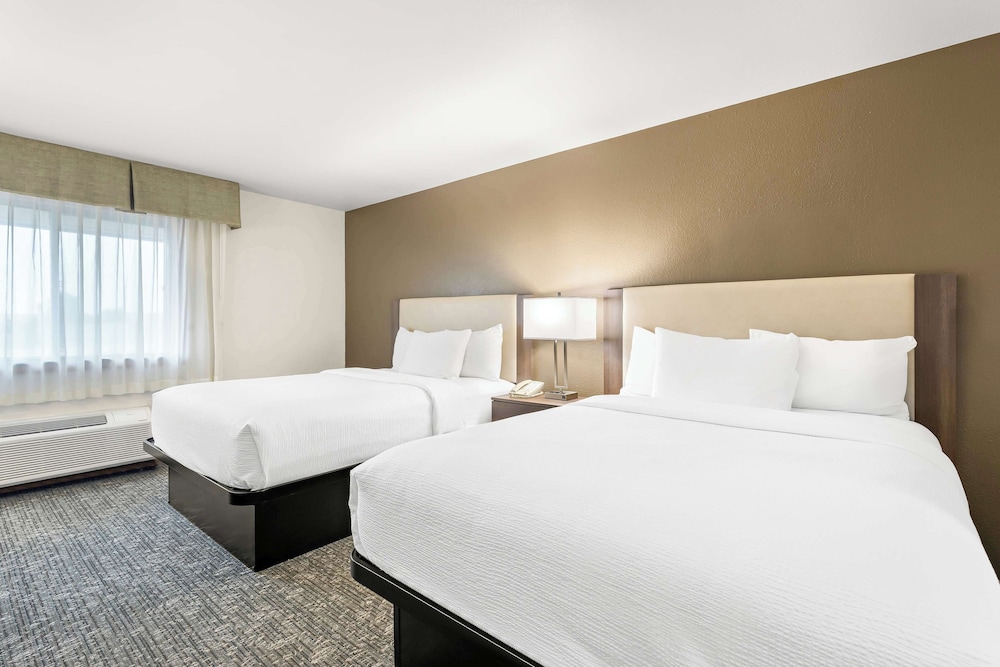 Standard Room, 2 Queen Beds, Non Smoking, Refrigerator & Microwave - Photo 1