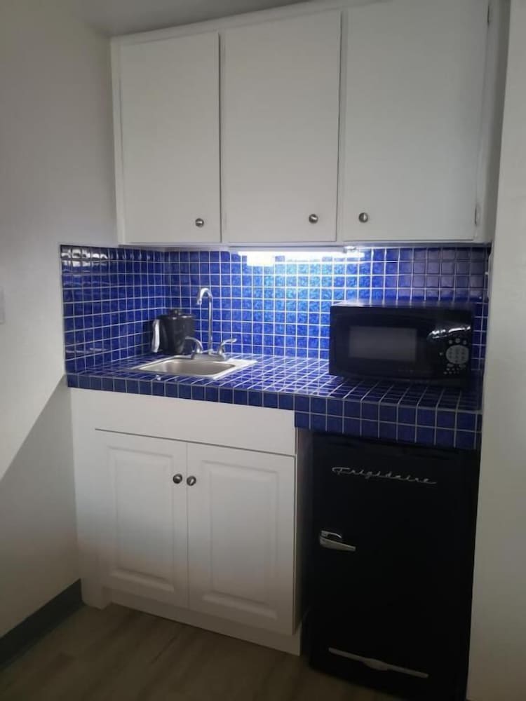 Classic Studio, 1 King Bed With Sofa Bed, Partial Ocean View photo 3