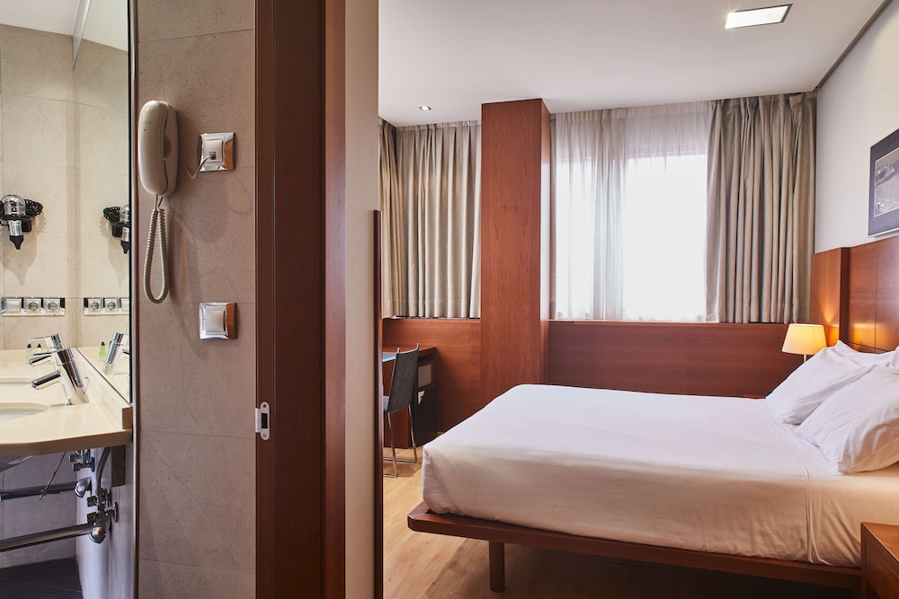 Room (Silken Club) - Photo 1