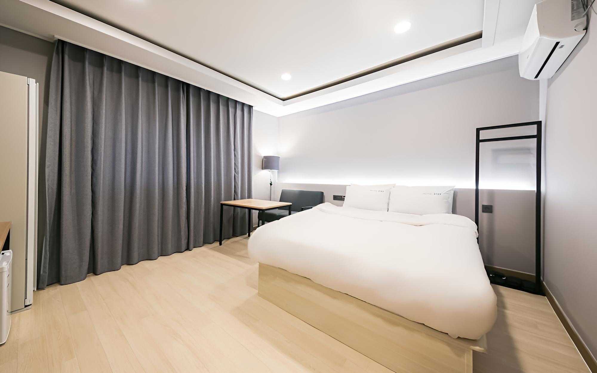 Room (Deluxe King-Non-Smoking (Duck Down Be) photo 1