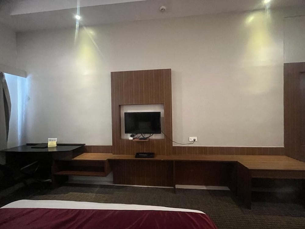 Fern Club Room - Photo 12