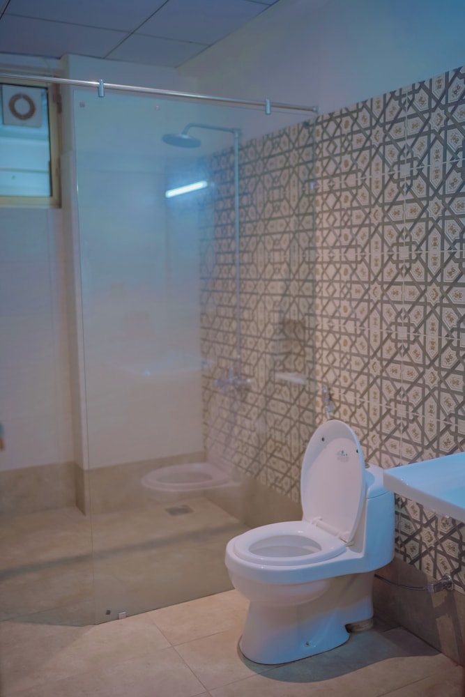 Basic Single Room - Photo 5