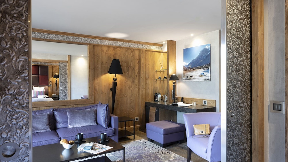 Comfort Suite photo 2