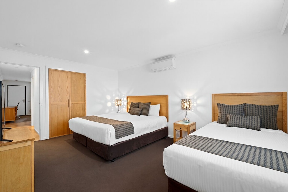 1 Bedroom Twin Apartment photo 2