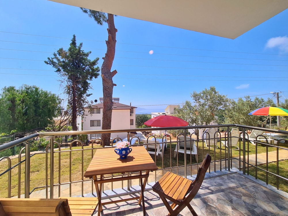 Standard Suite, 1 Bedroom, Garden View, Ground Floor photo 3