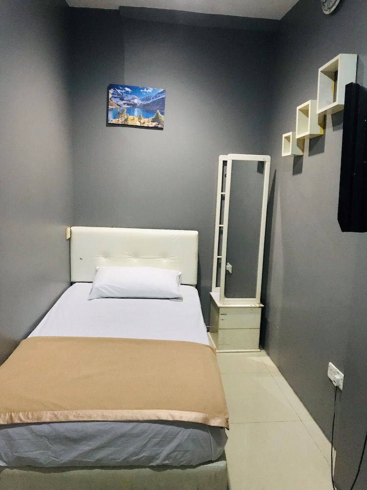 Basic Single Room