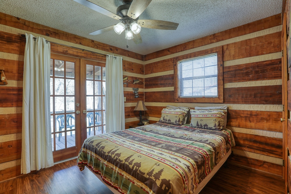 Cabin, 2 Bedrooms photo 1