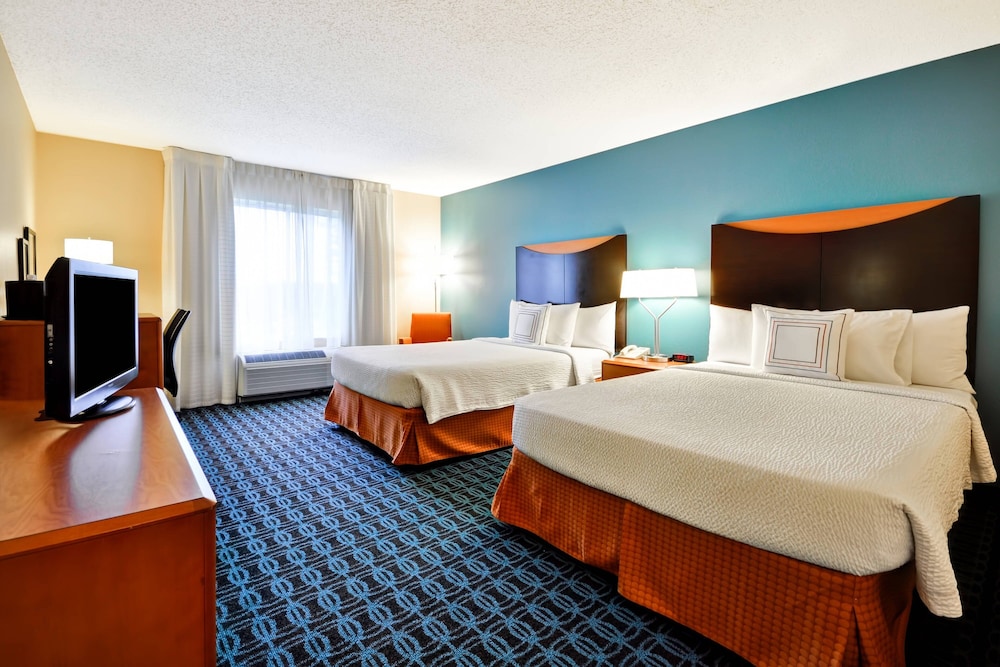 Room, 2 Queen Beds (Mobility Accessible, Tub) - Photo 3