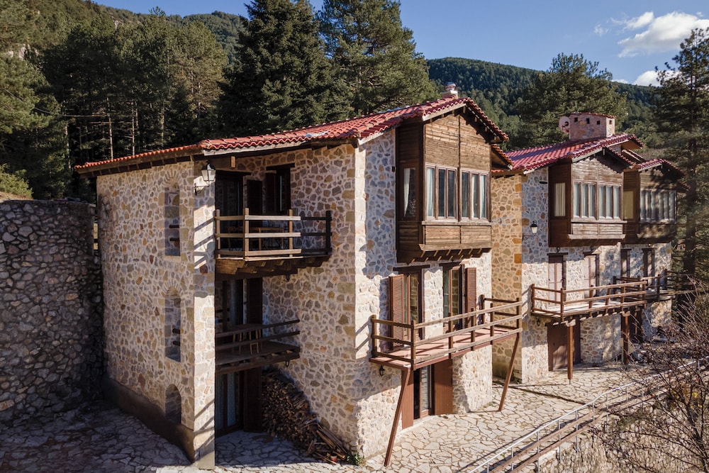 Deluxe Chalet, Non Smoking, Mountain View photo 1