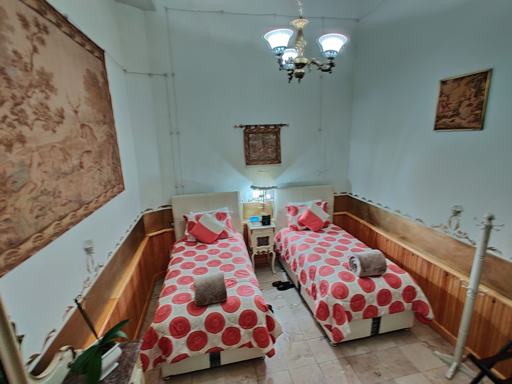 Senior Single Room, 2 Twin Beds, Private Bathroom, Ground Floor photo 3