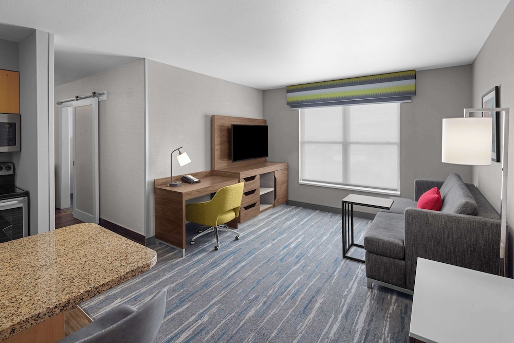 1 King 1 Bedroom Suite w/Kitchen Non Smoking - Photo 2