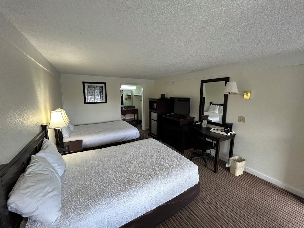 Room, 2 Double Beds, Smoking photo 3