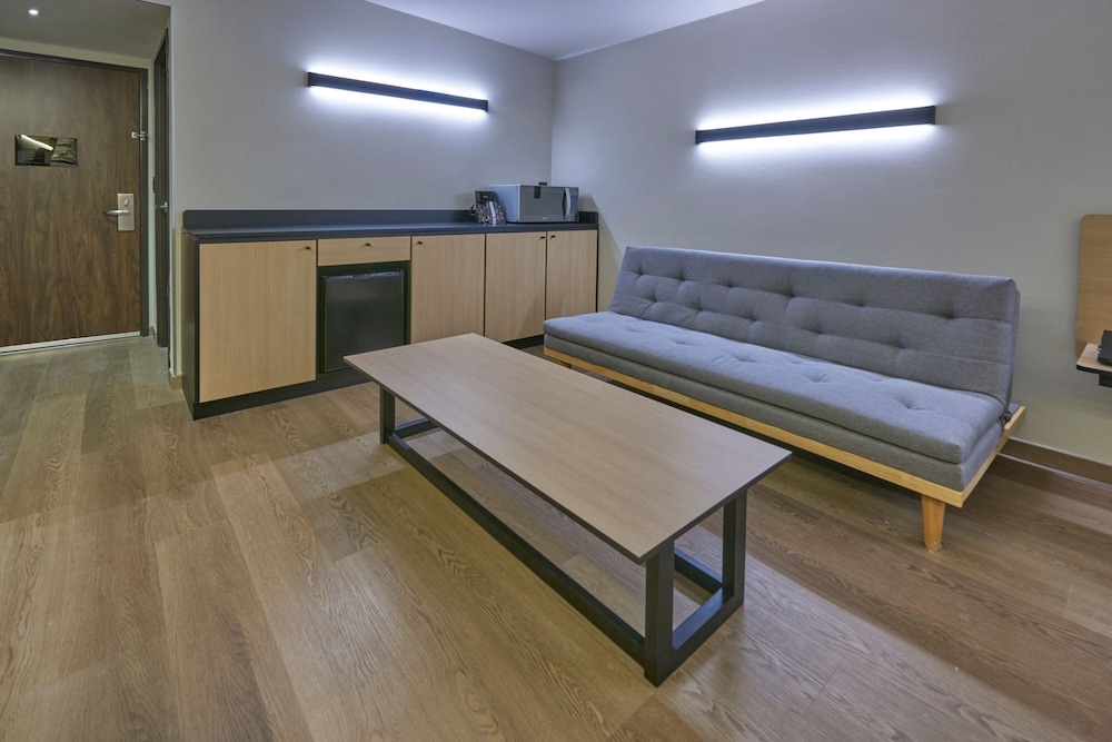 Superior Room, 1 King Bed with Sofa bed - Photo 6