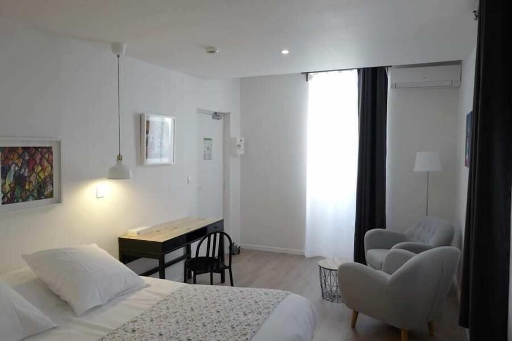 Suite - Photo 8