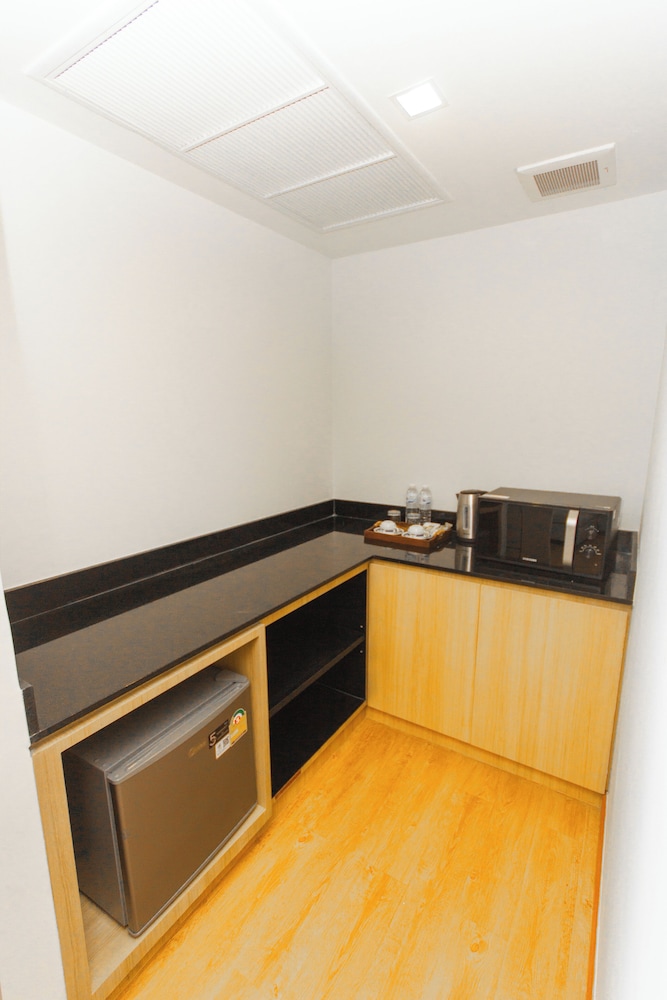 Deluxe Twin Room, Balcony, City View