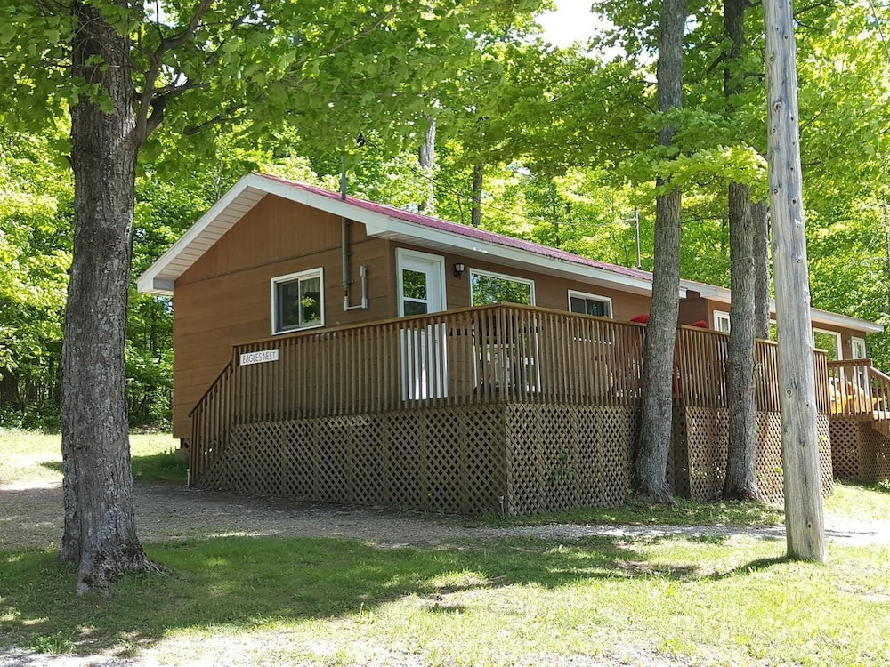 Eagles Nest -2 Bedroom Cottage photo 2