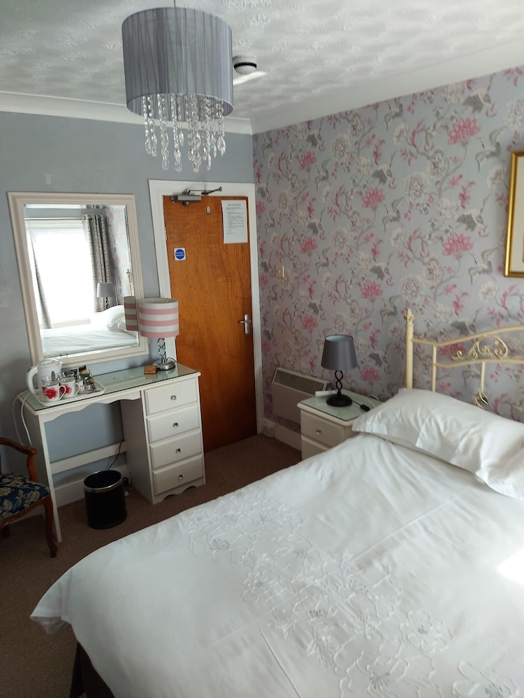 Double Room, Ensuite (Harlech) photo 3