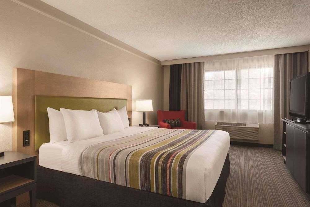 Room, 1 King Bed, Non Smoking - Photo 1