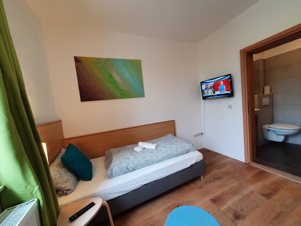 Standard Single Room, Garden View