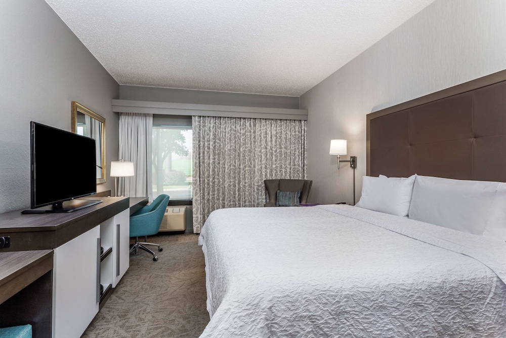 Standard Room, 1 King Bed - Photo 4