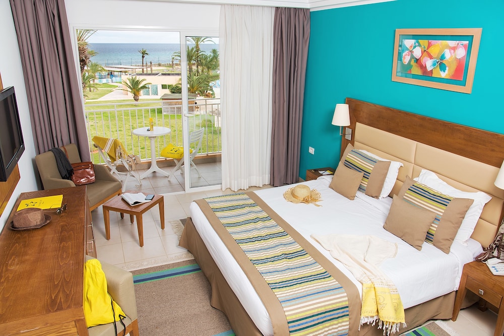 Family Room, Sea View