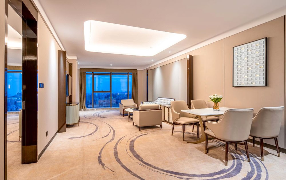 Business Suite, City View photo 1