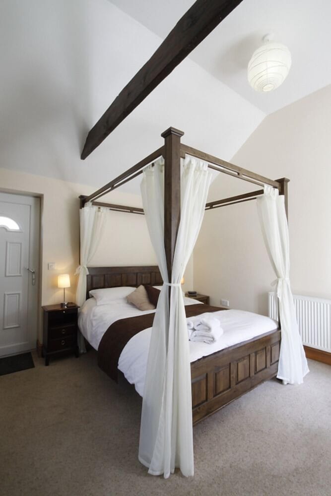 Luxury Double Room (Four Poster Bed)