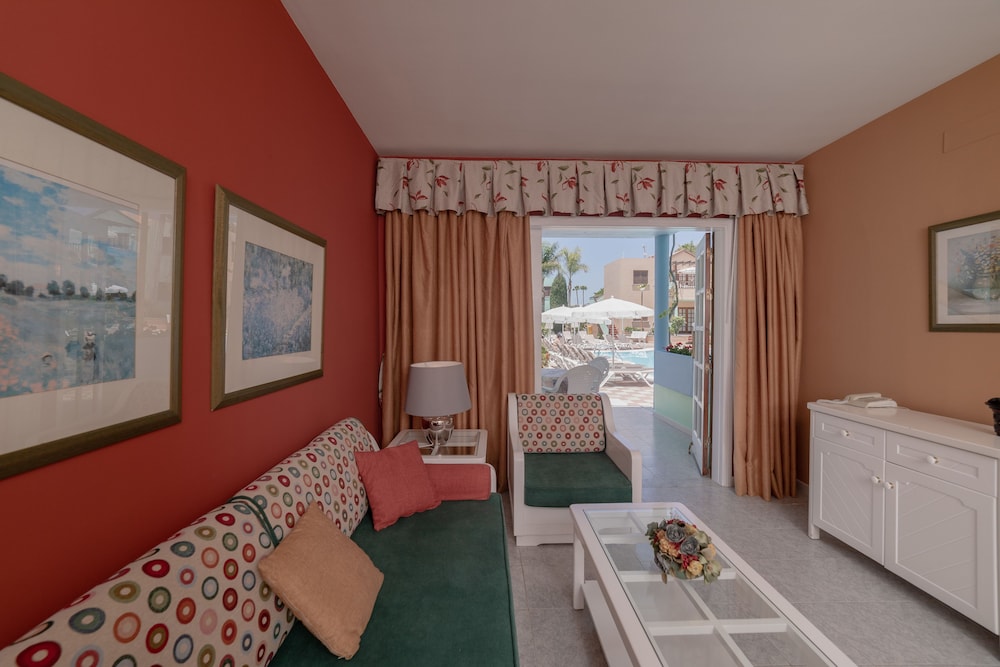 Standard Apartment, Multiple Beds (3 Adults) - Photo 11