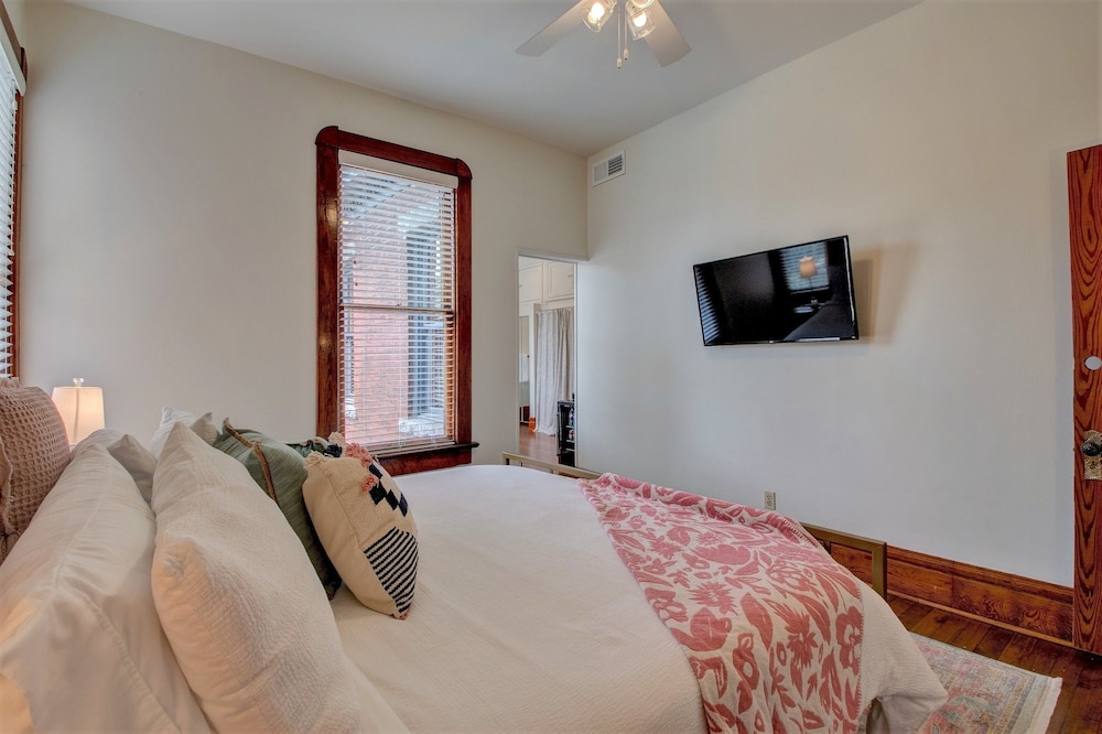 Magnolia Suite photo 2
