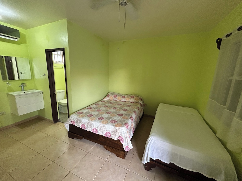 Standard Room, 2 Twin Beds photo 3
