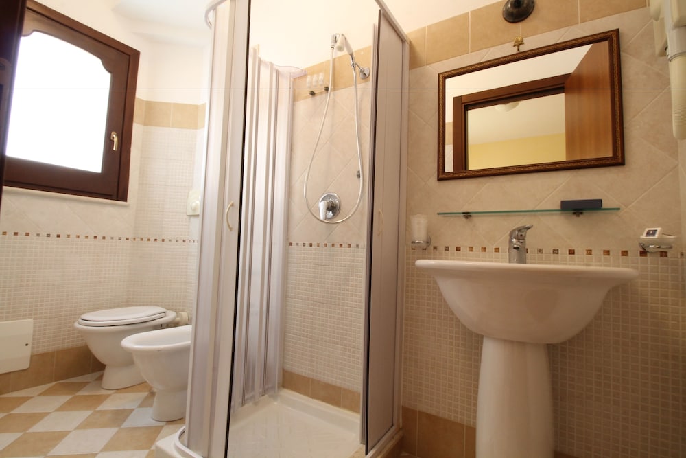 Double Room - Photo 4