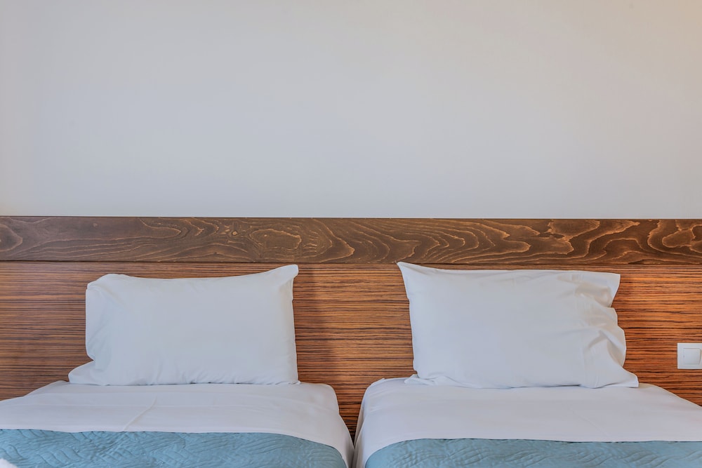 Standard Room, Partial Sea View photo 3