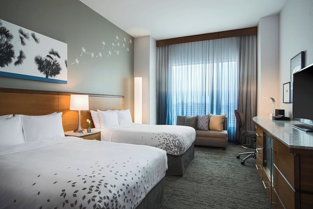 Room, 2 Queen Beds - Photo 3