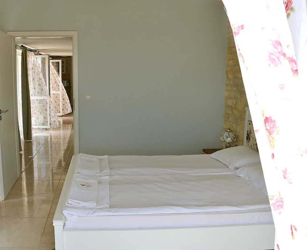 Apartment, 3 Bedrooms, Sea View photo 2