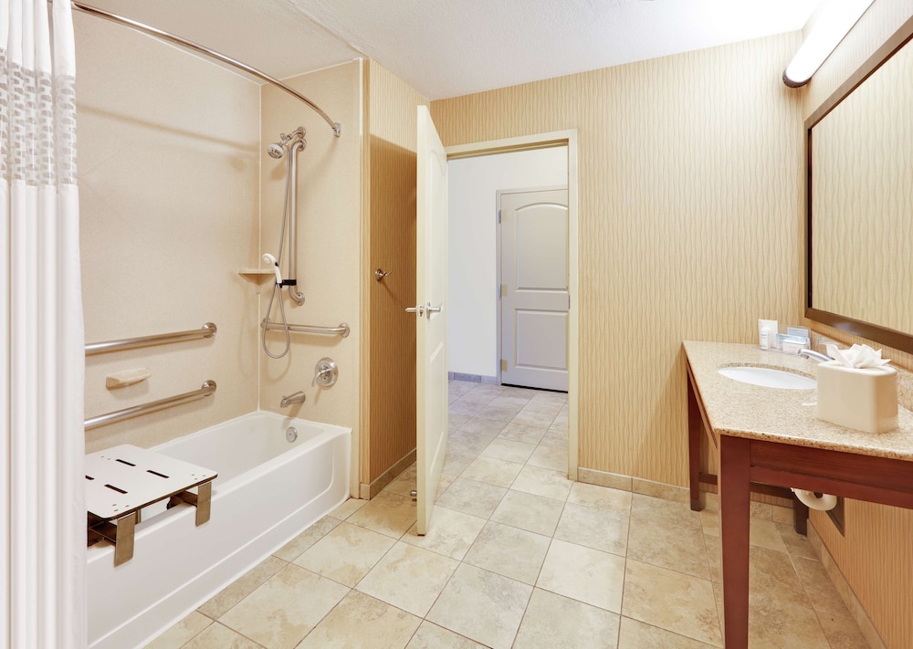 Room, 2 Queen Beds, Accessible, Non Smoking - Photo 3
