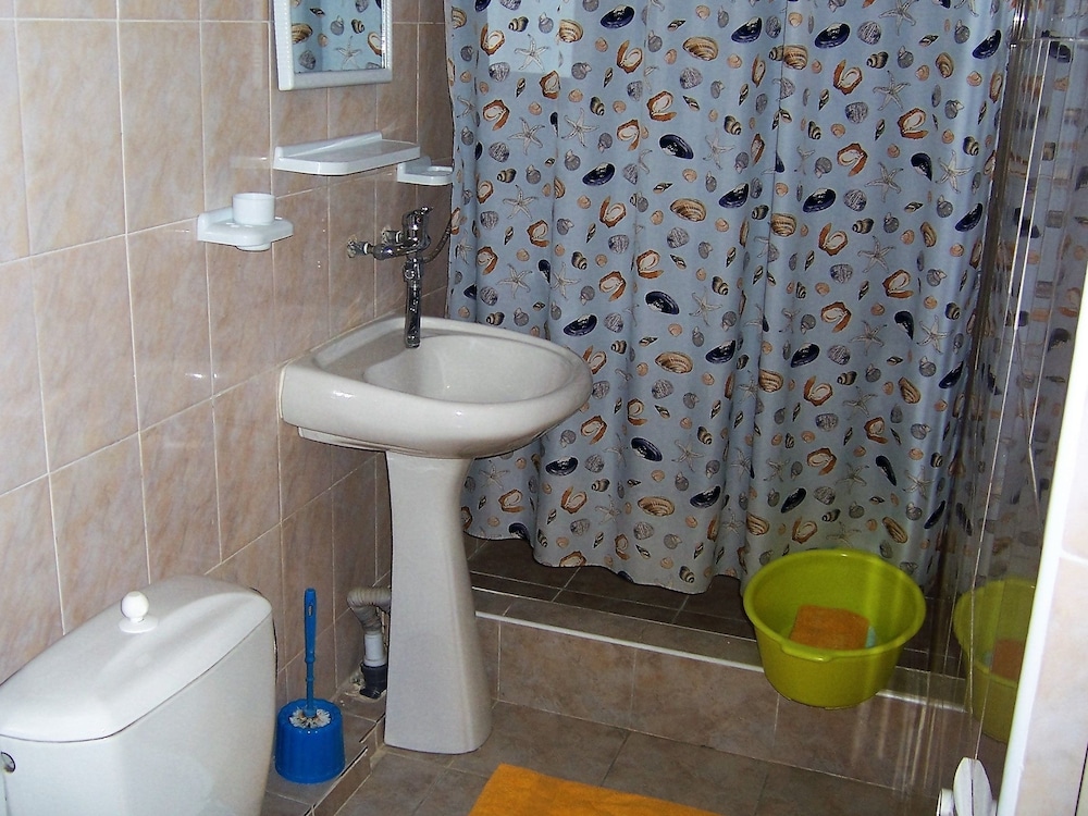 Standard Quadruple Room (Portable fan) photo 2
