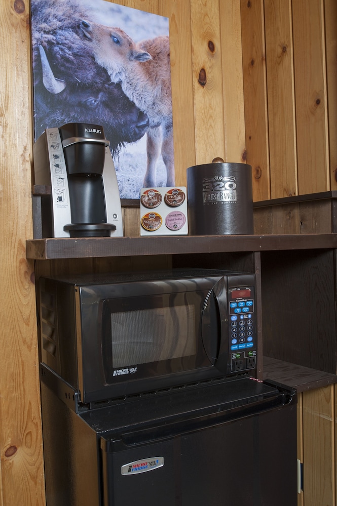 Deluxe One Room Cabin w/ Fireplace - Photo 2