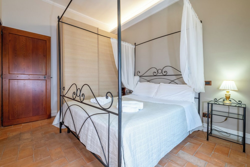 Deluxe Apartment, Garden View