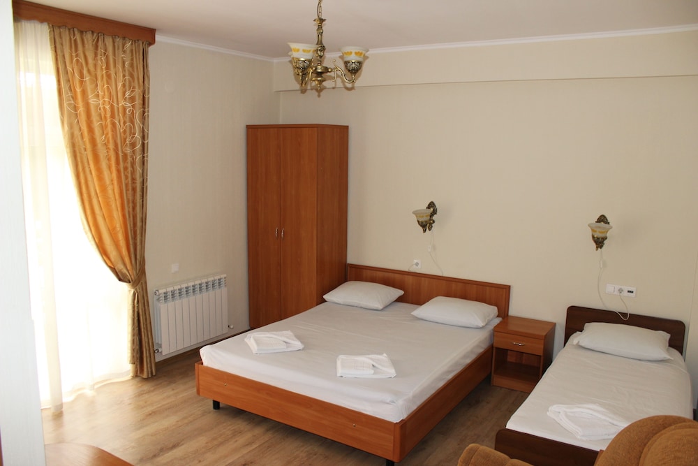 Standard Triple Room photo 2