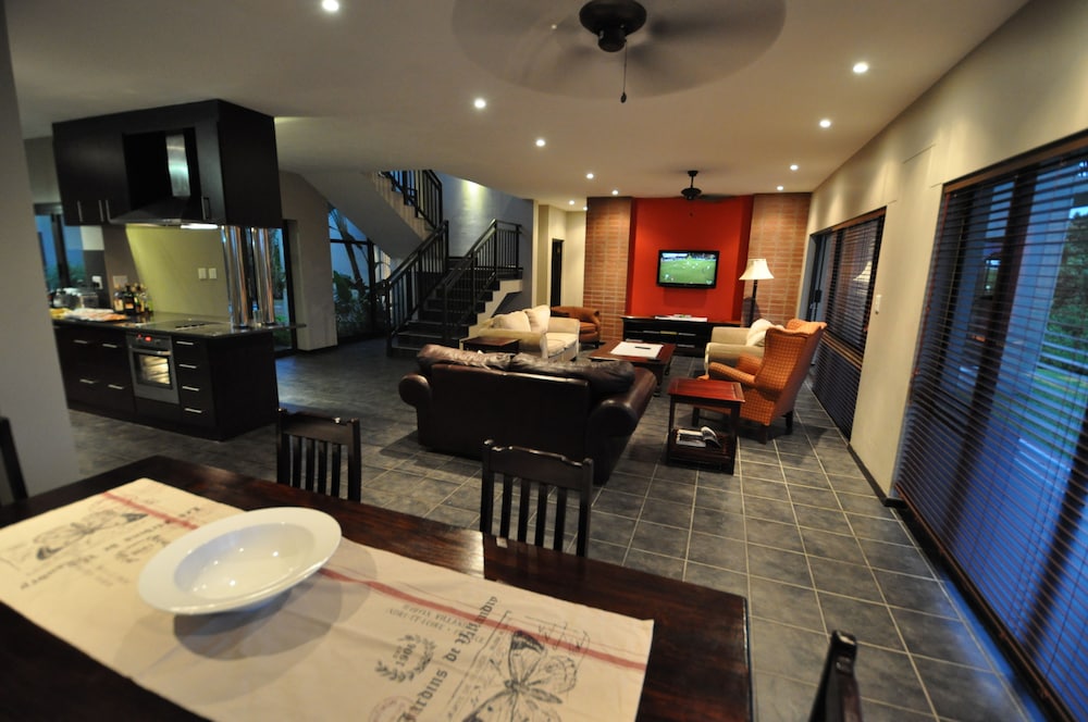 Villa (6 Bedrooms) photo 1
