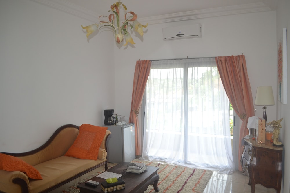 Classic Suite, 1 Bedroom, Non Smoking, City View photo 2