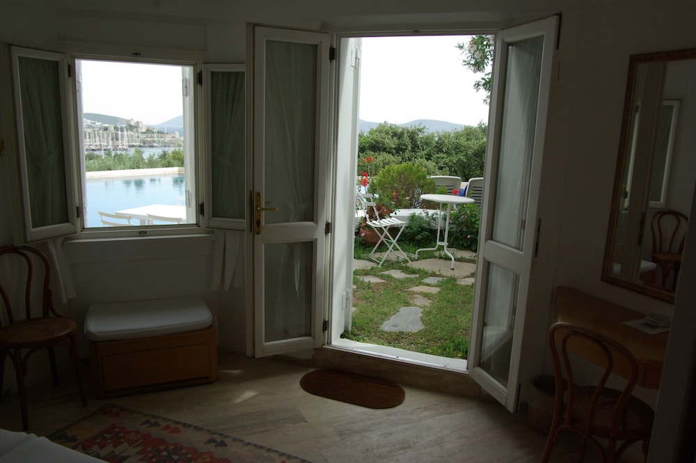 Superior Double or Twin Room photo 2