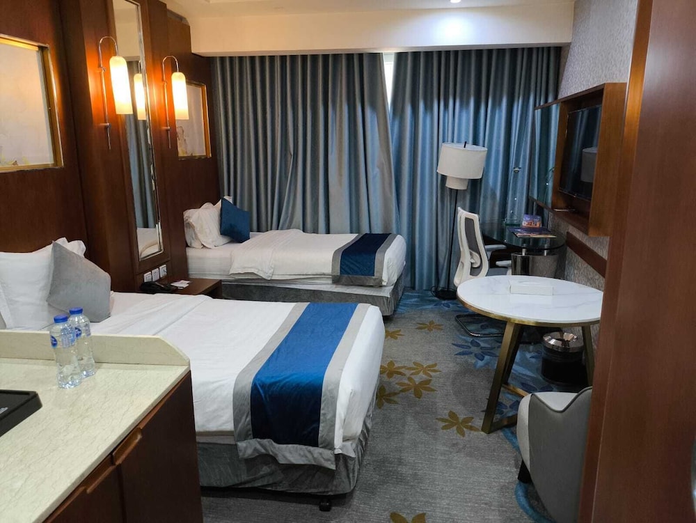 Standard Twin Room photo 2
