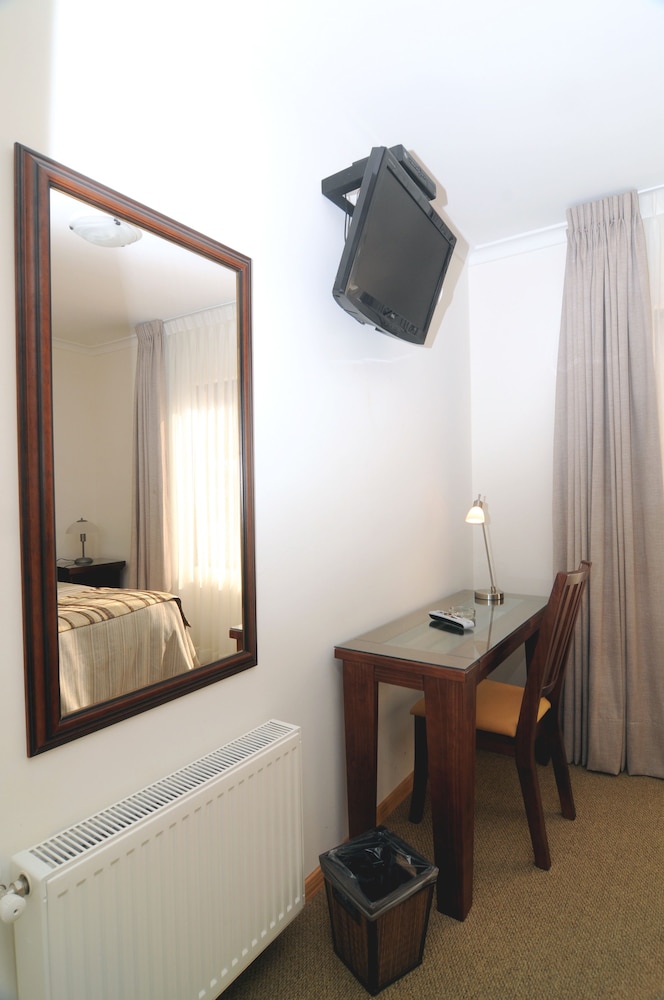 Double Room, 1 Queen Bed, Non Smoking, Private Bathroom photo 3