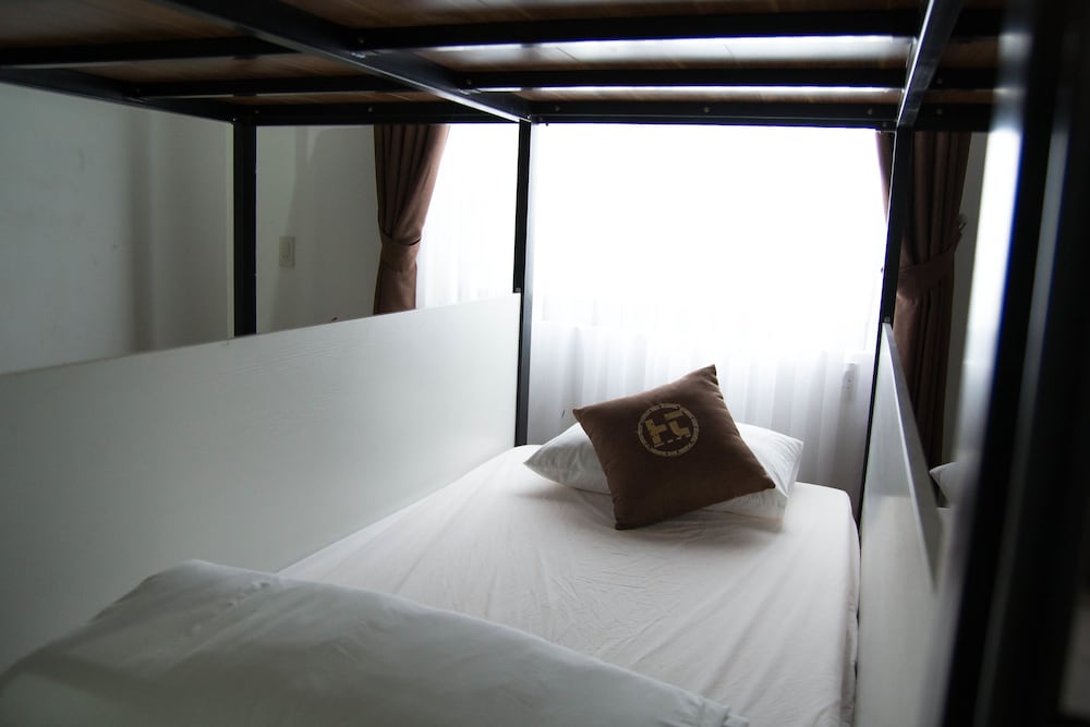 Shared Dormitory, Mixed Dorm