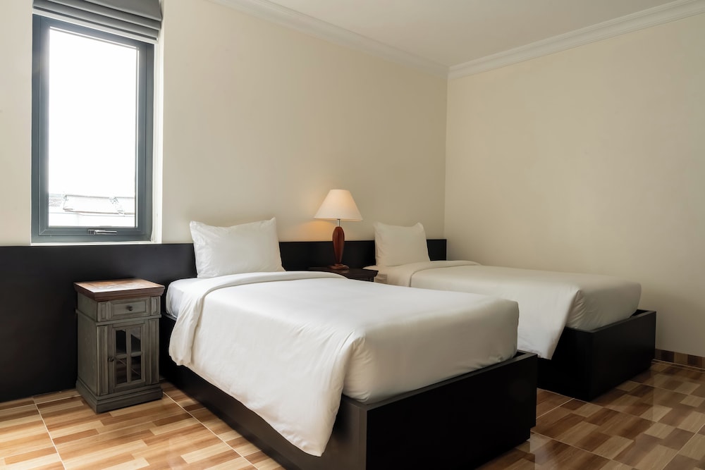 Family Triple Room, City View