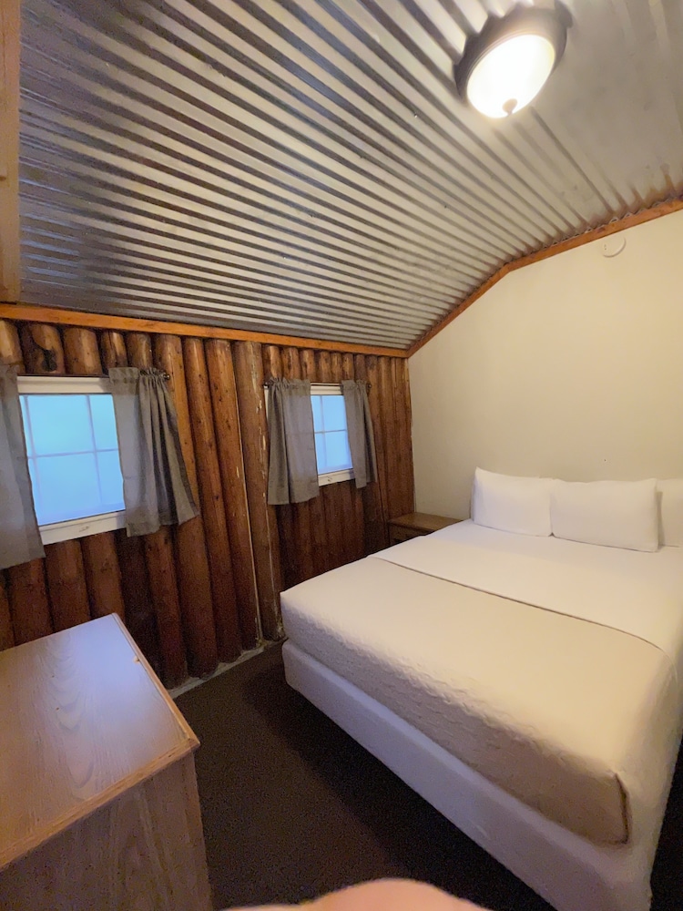Family Duplex, 2 Bedrooms, Partial Lake View photo 1