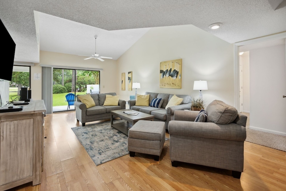 Condo, 3 Bedrooms