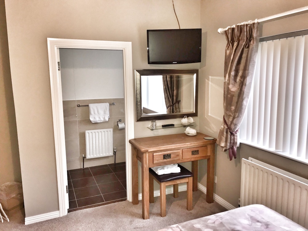 Family Room, 2 Double Beds photo 3